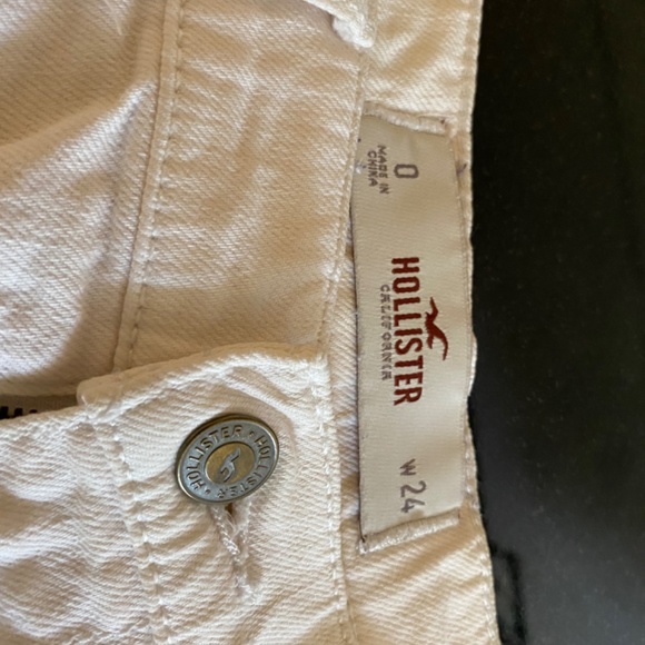 Hollister - Picture 12 of 13